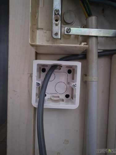 Comment installer un inverseur de source, pour alimenter facilement son logement par batterie ou groupe électrogène ? 15 installation inverseur de source 13